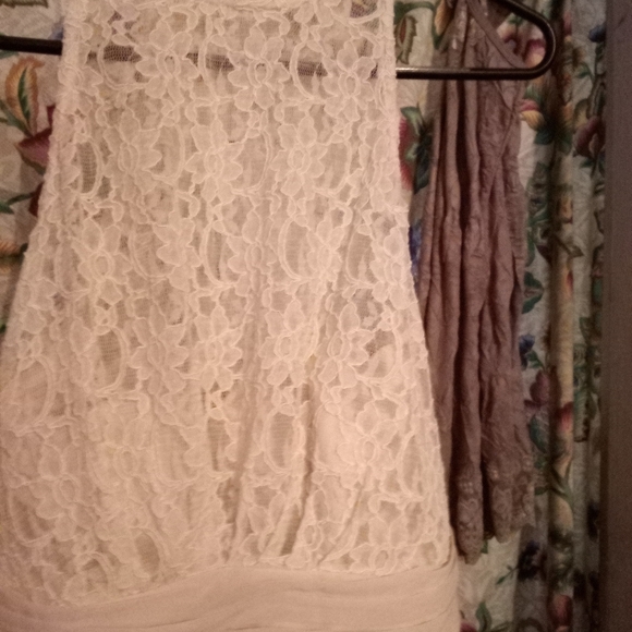 Women's Dress - Picture 4 of 8